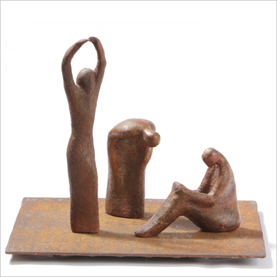 three women sorrow - contemplation- esperance, terracotta, 40x38x40cm (front 1)